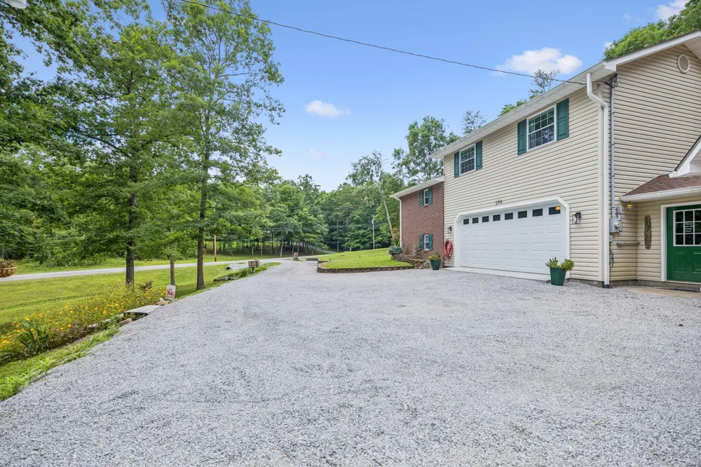 290 Goodstock Road Crossville, TN 38555