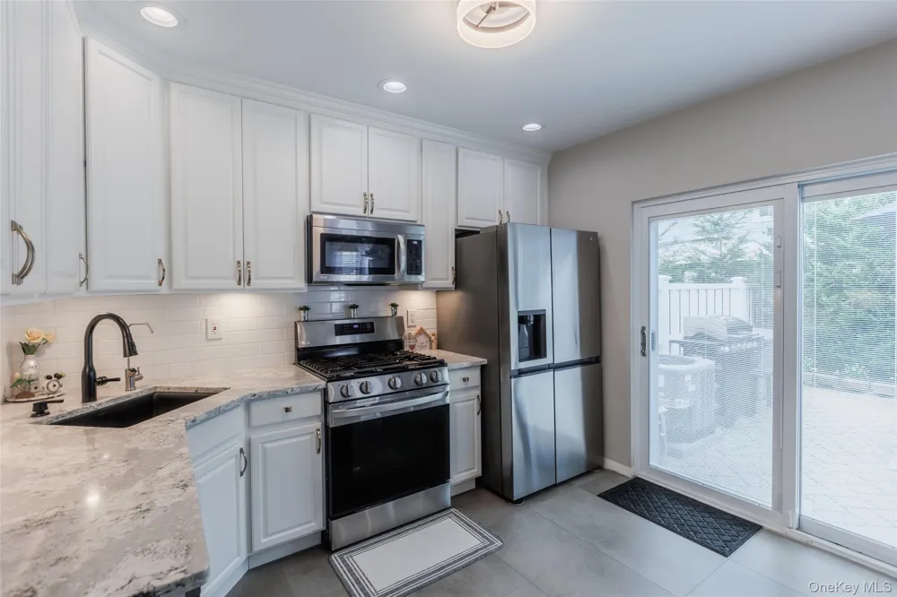 84 Kate Circle Middle Island, NY 11953