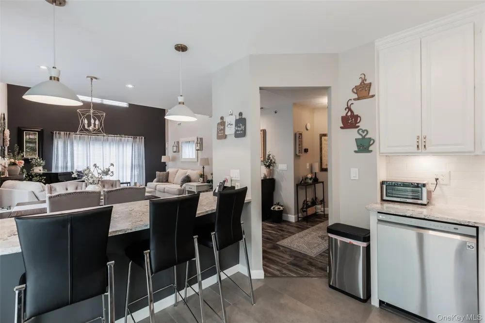 84 Kate Circle Middle Island, NY 11953