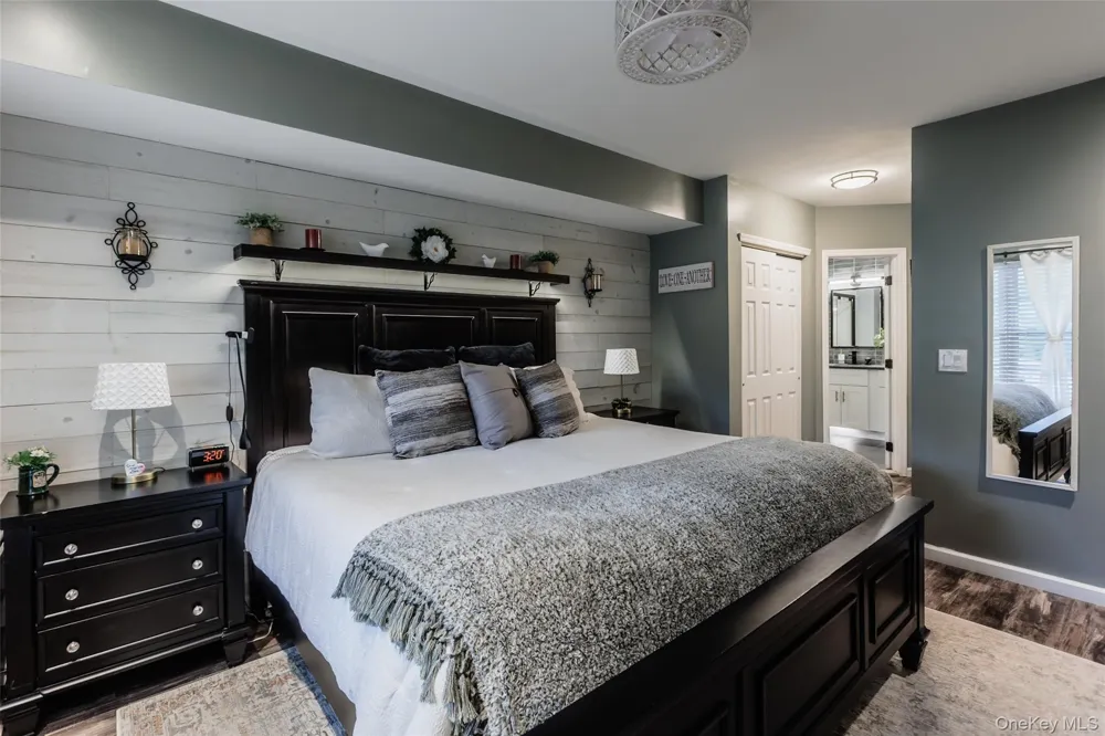 84 Kate Circle Middle Island, NY 11953