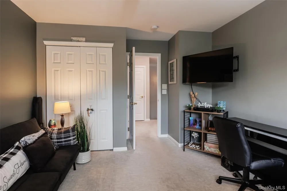 84 Kate Circle Middle Island, NY 11953