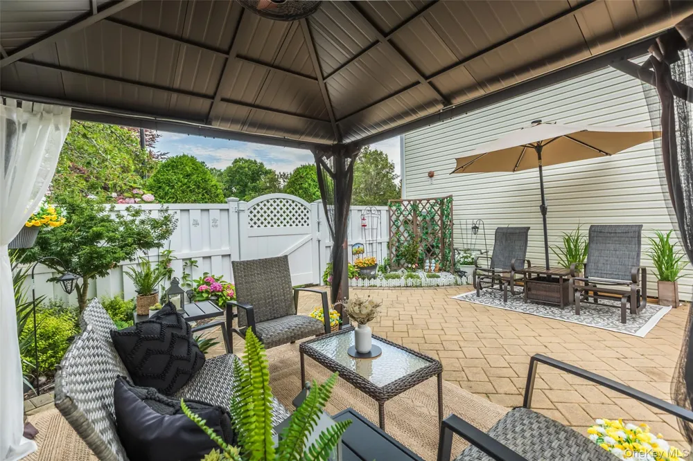 84 Kate Circle Middle Island, NY 11953