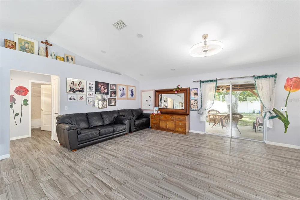 6880 SE 103RD PLACE Belleview, FL 34420