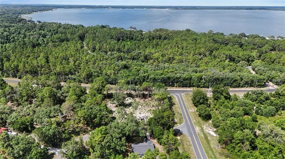 3 BAY DRIVE Ocklawaha, FL 32179