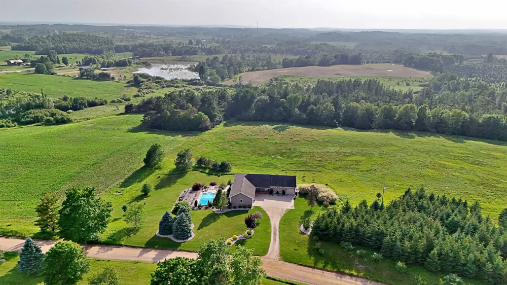 18281 Tustin Road Burdell Township, MI 49688