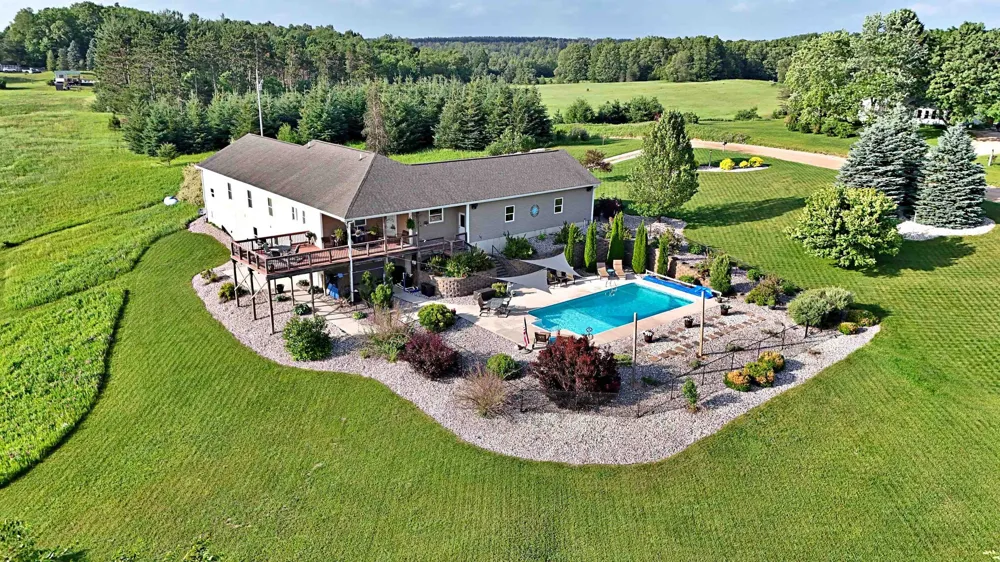 18281 Tustin Road Burdell Township, MI 49688