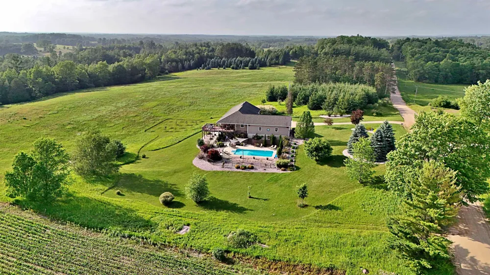 18281 Tustin Road Burdell Township, MI 49688