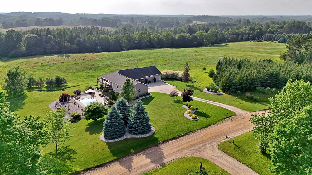 18281 Tustin Road Burdell Township, MI 49688