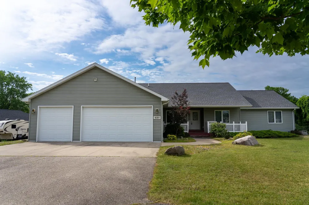 1081 Bundy Drive Broomfield Township, MI 48893