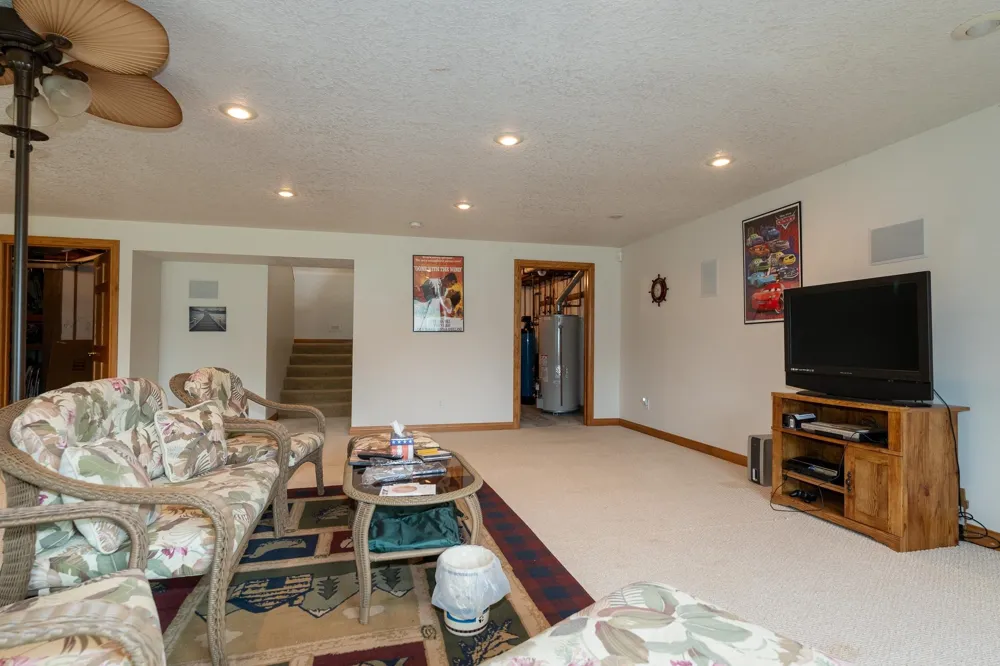1081 Bundy Drive Broomfield Township, MI 48893
