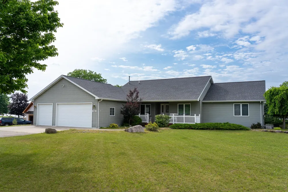 1081 Bundy Drive Broomfield Township, MI 48893