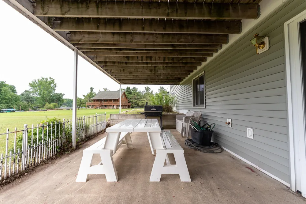 1081 Bundy Drive Broomfield Township, MI 48893