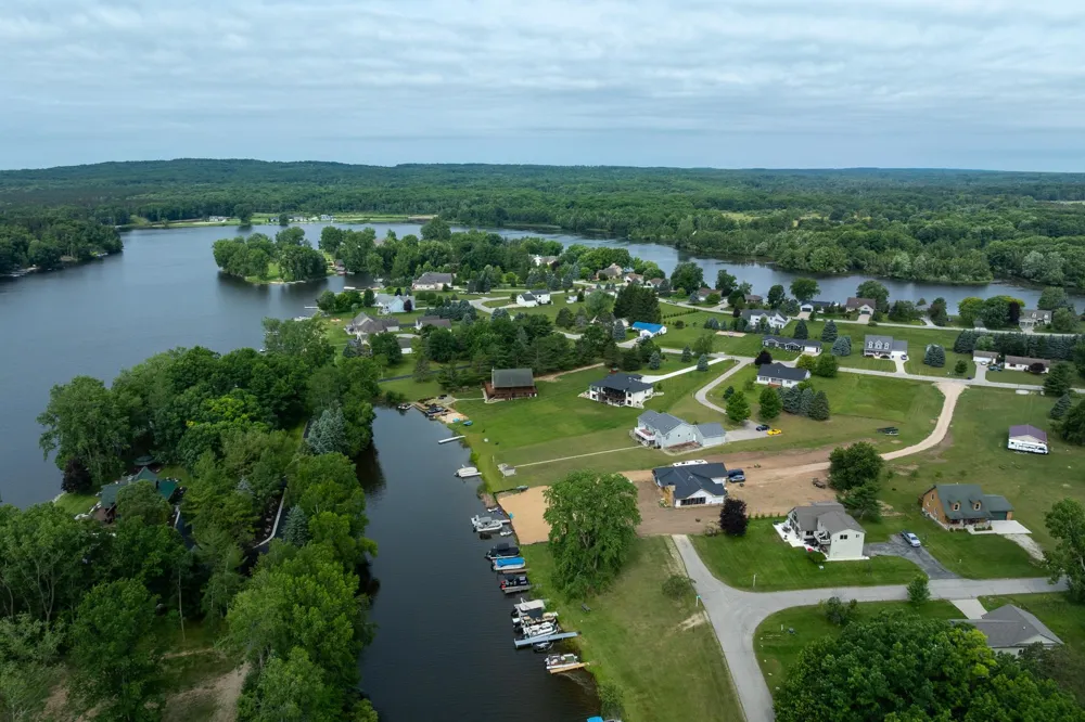 1081 Bundy Drive Broomfield Township, MI 48893
