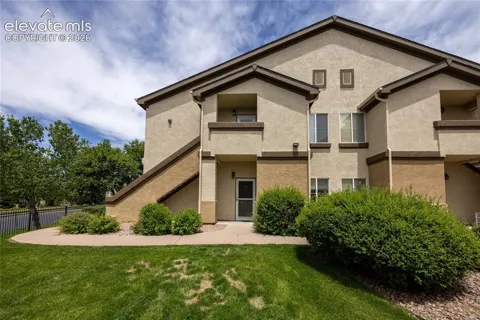 3864 Riviera Grove #102