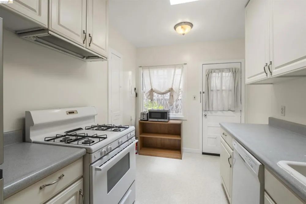 2444 Virginia #B Berkeley, CA 94709