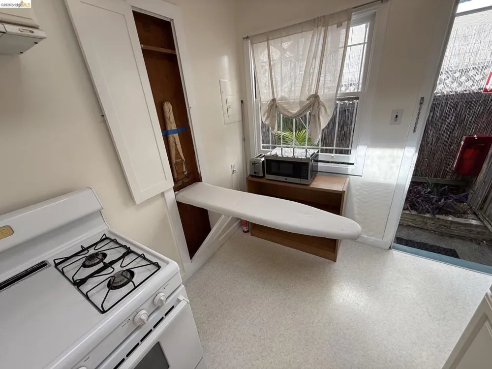2444 Virginia #B Berkeley, CA 94709