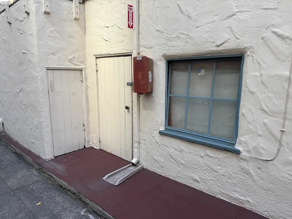 2444 Virginia #B Berkeley, CA 94709