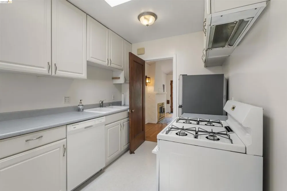 2444 Virginia #B Berkeley, CA 94709
