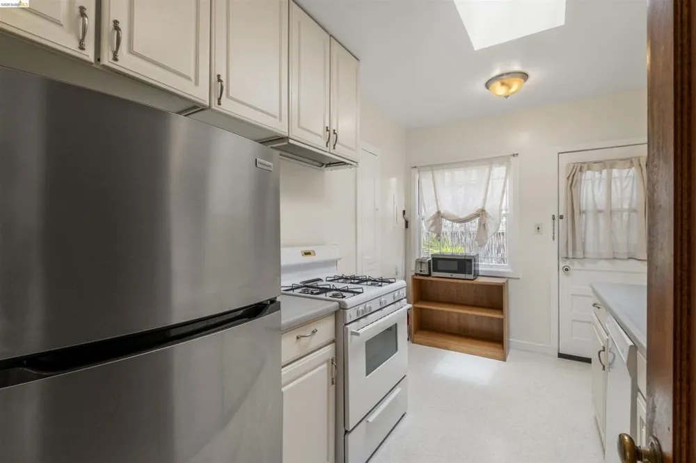 2444 Virginia #B Berkeley, CA 94709