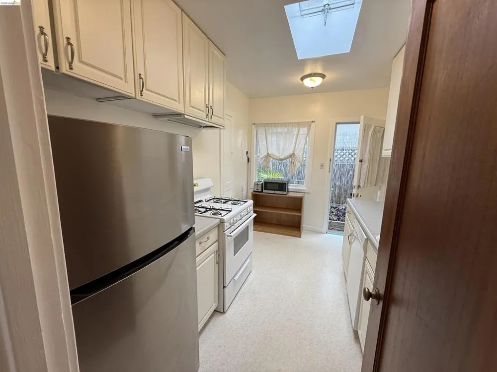 2444 Virginia #B Berkeley, CA 94709