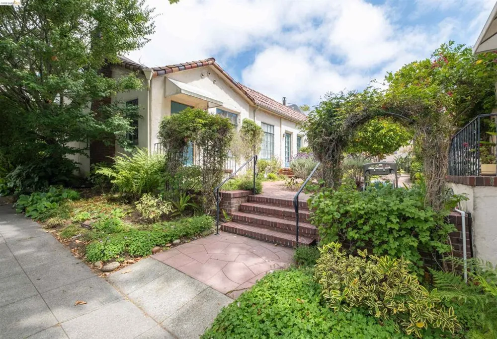 2444 Virginia #B Berkeley, CA 94709