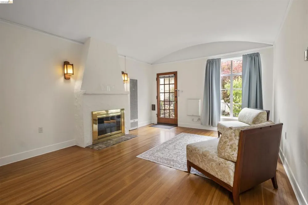 2444 Virginia #B Berkeley, CA 94709