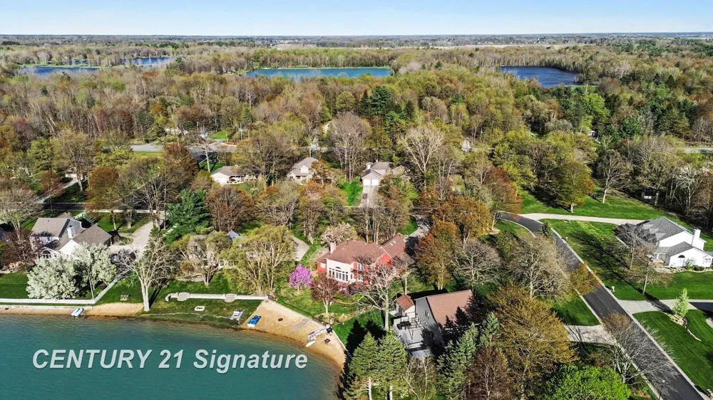 1944 E Lake Circle Drive Thomas Township, MI 48609