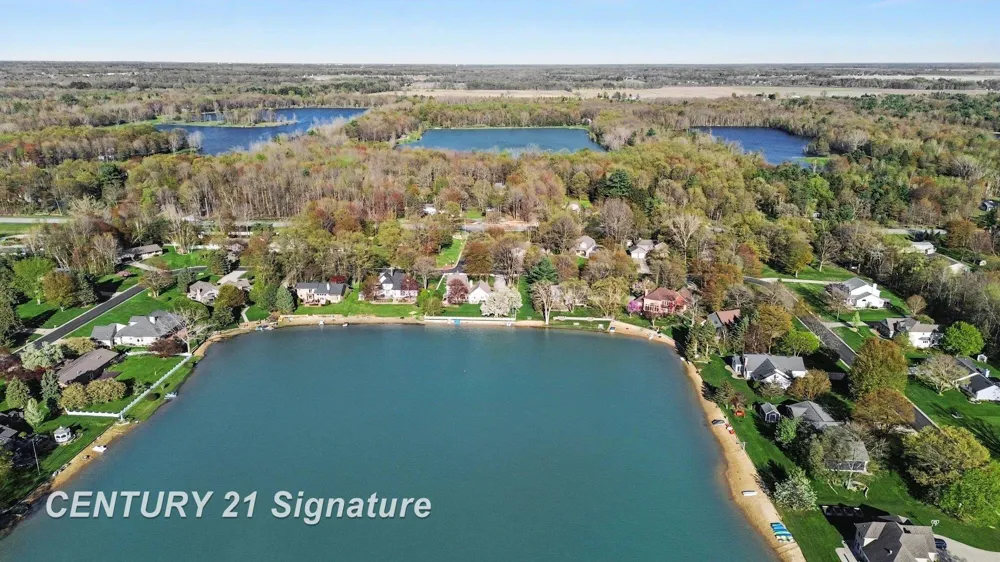 1944 E Lake Circle Drive Thomas Township, MI 48609