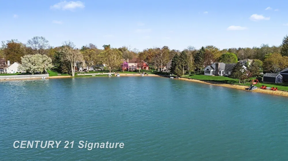 1944 E Lake Circle Drive Thomas Township, MI 48609