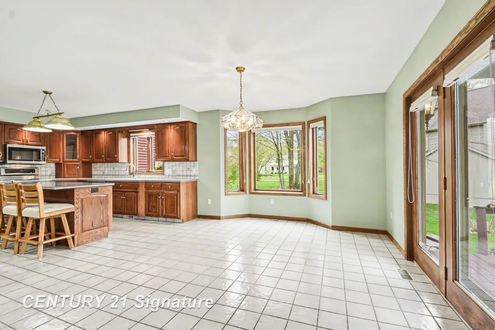 1944 E Lake Circle Drive Thomas Township, MI 48609