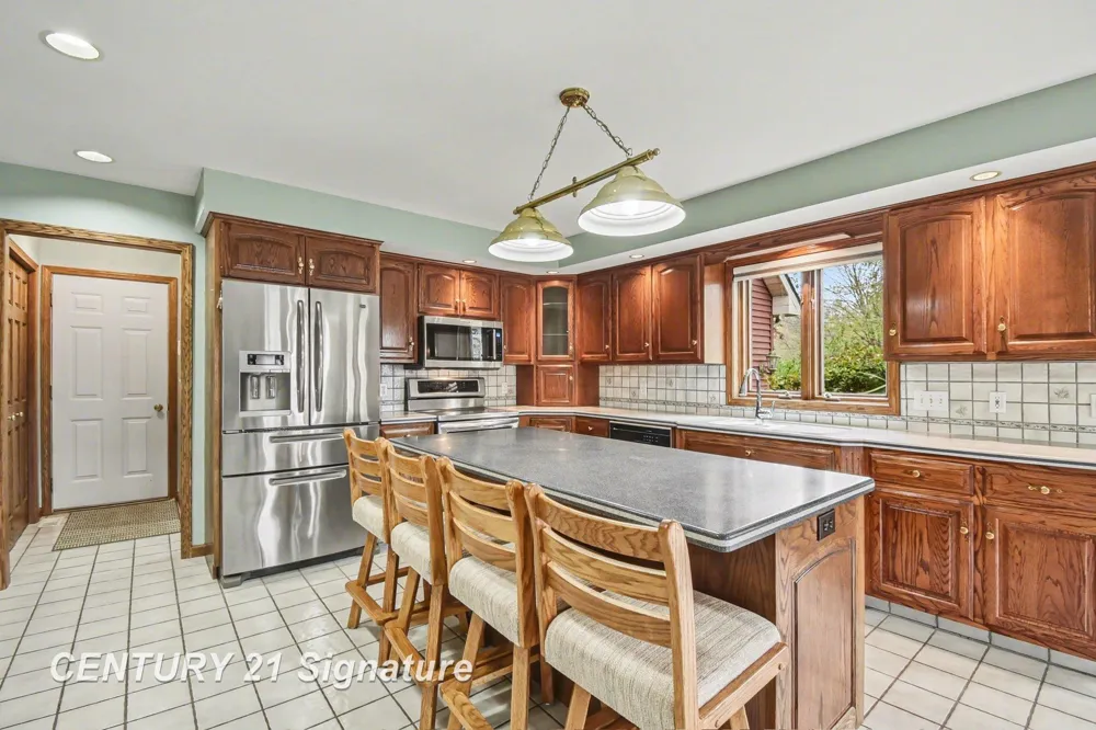 1944 E Lake Circle Drive Thomas Township, MI 48609