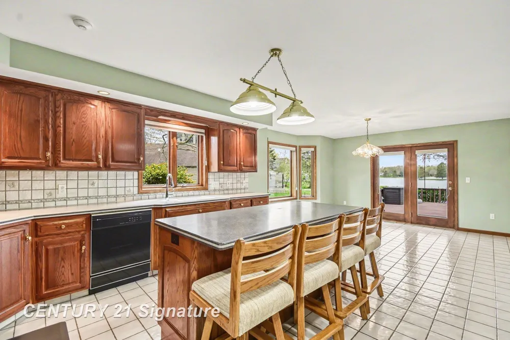 1944 E Lake Circle Drive Thomas Township, MI 48609