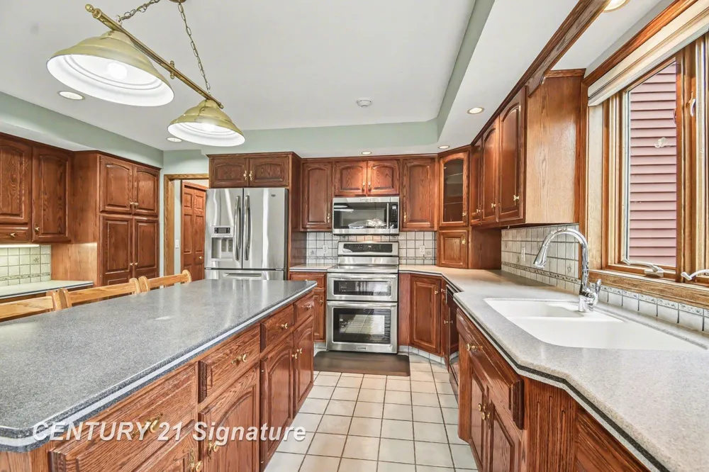 1944 E Lake Circle Drive Thomas Township, MI 48609
