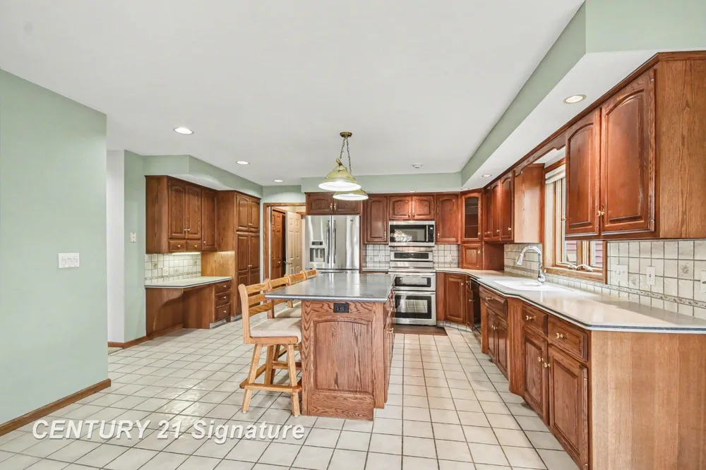 1944 E Lake Circle Drive Thomas Township, MI 48609