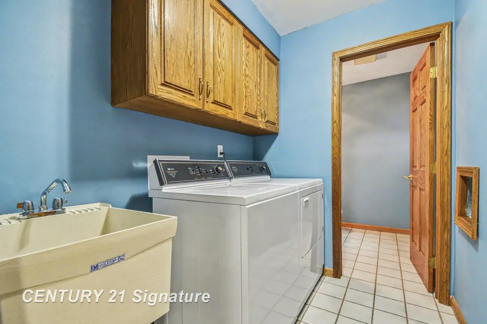 1944 E Lake Circle Drive Thomas Township, MI 48609