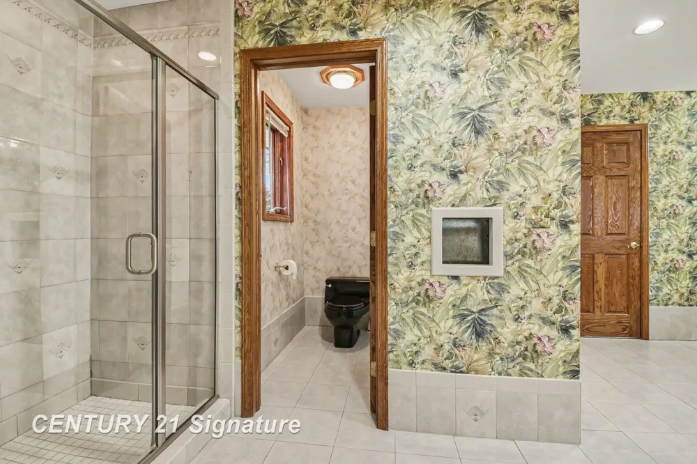 1944 E Lake Circle Drive Thomas Township, MI 48609