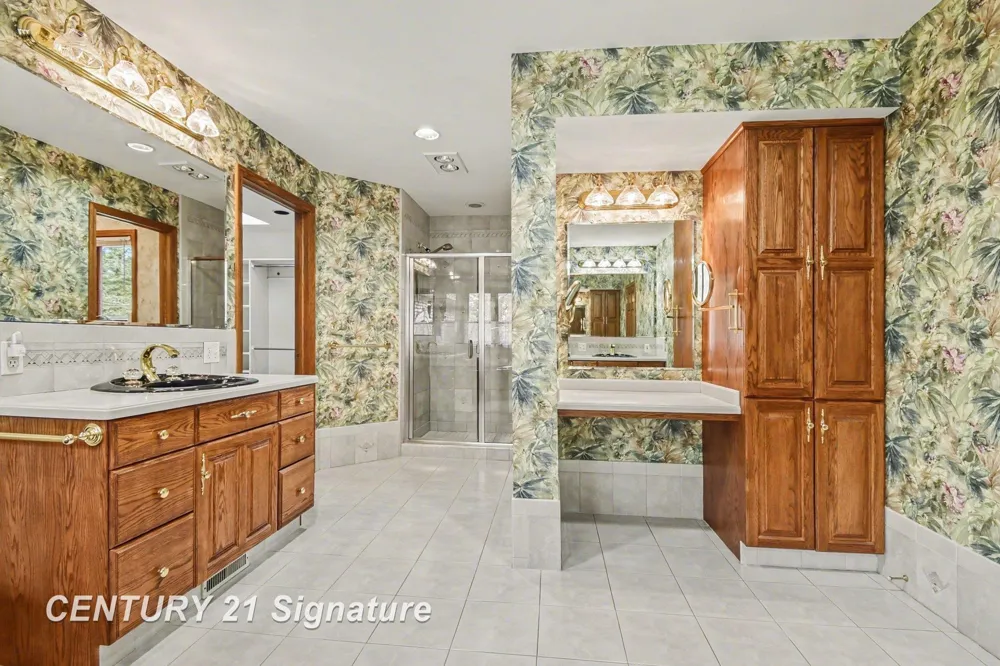 1944 E Lake Circle Drive Thomas Township, MI 48609