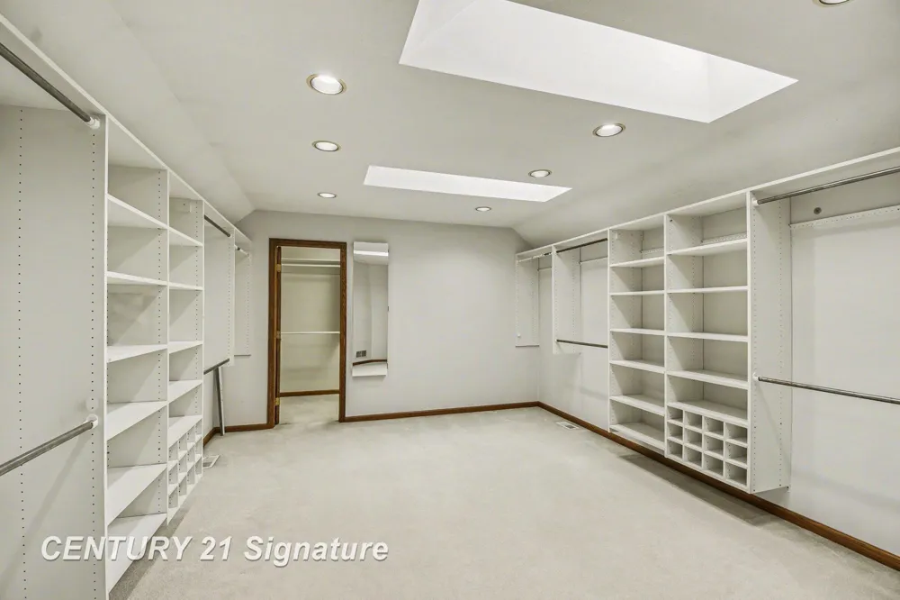 1944 E Lake Circle Drive Thomas Township, MI 48609