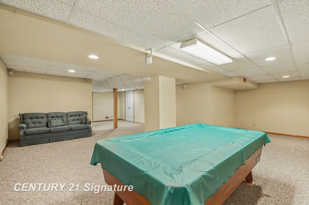 1944 E Lake Circle Drive Thomas Township, MI 48609