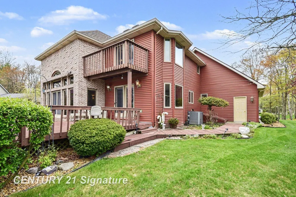 1944 E Lake Circle Drive Thomas Township, MI 48609