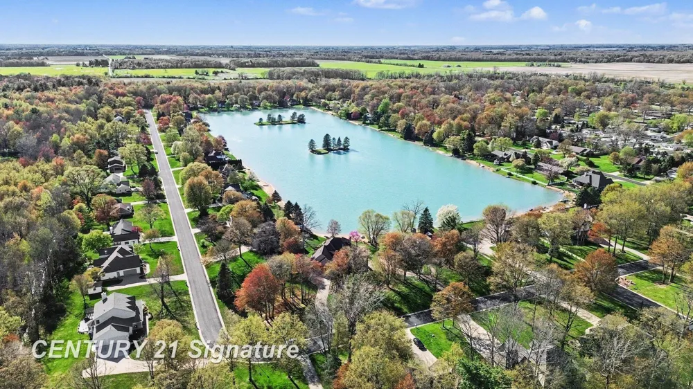 1944 E Lake Circle Drive Thomas Township, MI 48609