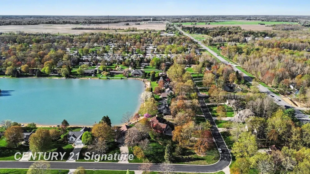 1944 E Lake Circle Drive Thomas Township, MI 48609