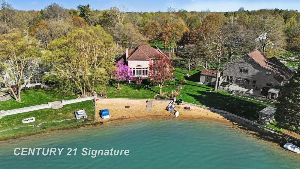 1944 E Lake Circle Drive Thomas Township, MI 48609