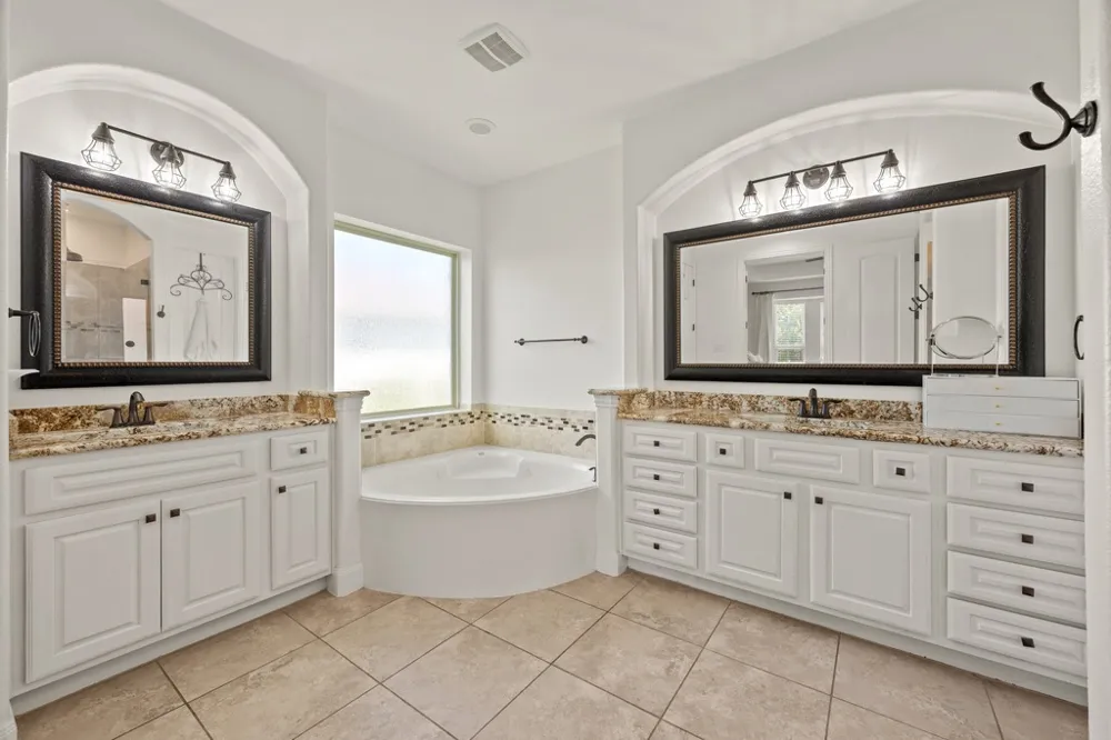 112 Salinas Cove Austin, TX 78738