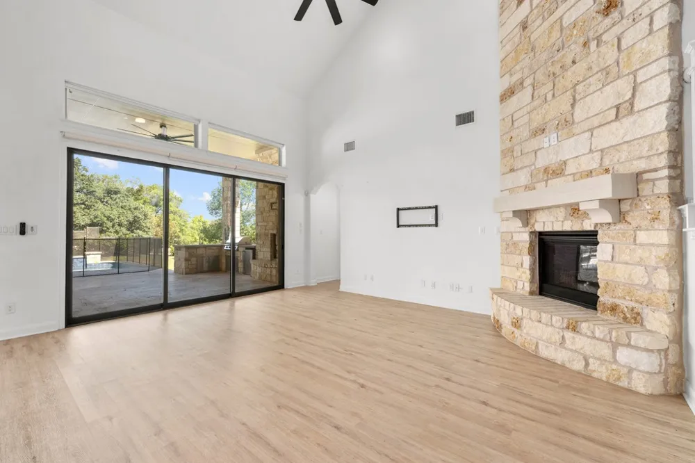 112 Salinas Cove Austin, TX 78738