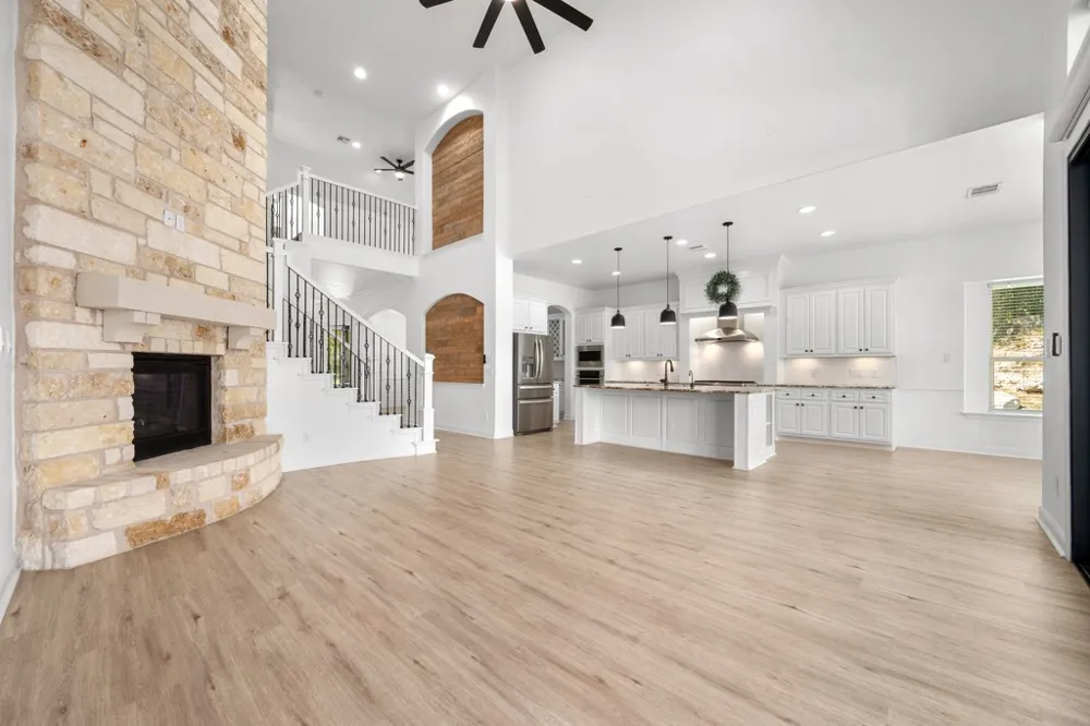 112 Salinas Cove Austin, TX 78738