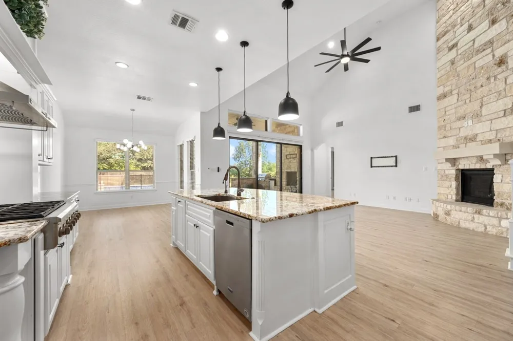 112 Salinas Cove Austin, TX 78738
