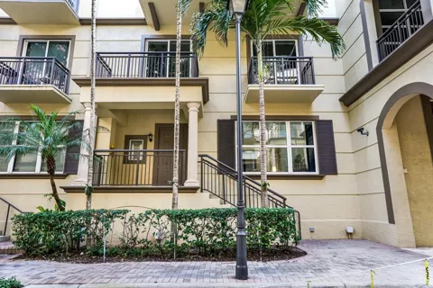 2609 NE 14th Avenue #114