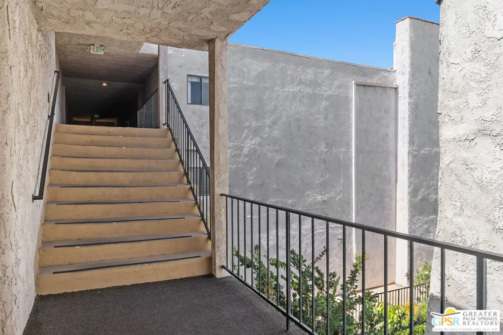 1401 Valley View Road #321 Glendale, CA 91202