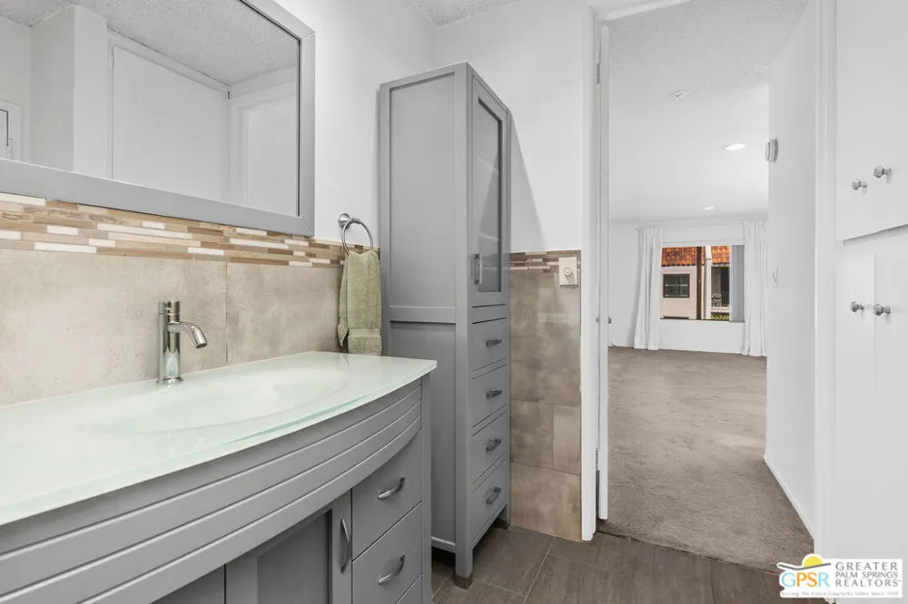 1401 Valley View Road #321 Glendale, CA 91202